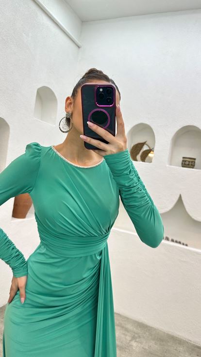 Yeşil Kolları Büzgülü Abiye Elbise
