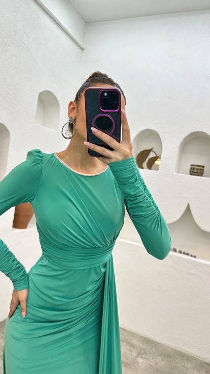 Yeşil Kolları Büzgülü Abiye Elbise
