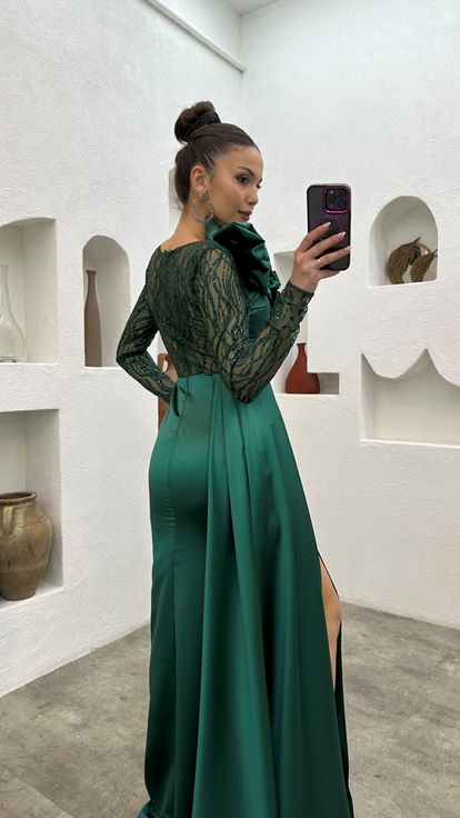 Emerald Embroidered Shoulder Detail Design Evening Dress