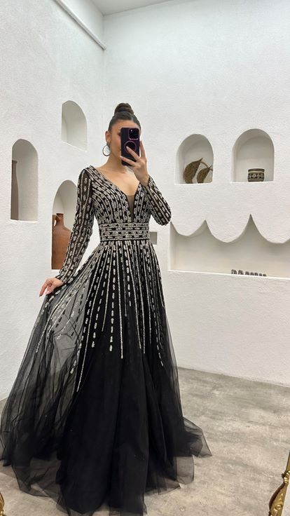 Siyah Taşlı İşlemeli Tül Abiye Elbise