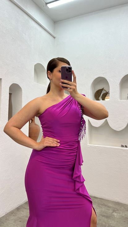 Vestido de noche de una sola manga bordado de una sola manga fucsia de talla grande