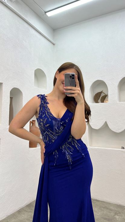 فستان سهرة ساكس مطرز مقاس كبير