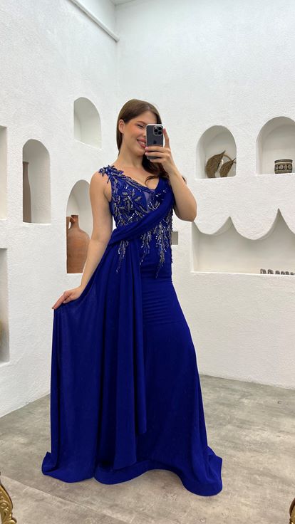 فستان سهرة ساكس مطرز مقاس كبير