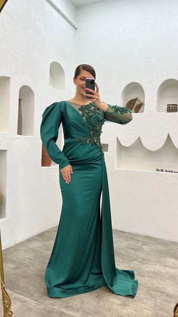 Vestido de noche de tul de una sola manga bordado con detalle de tul esmeralda de talla grande