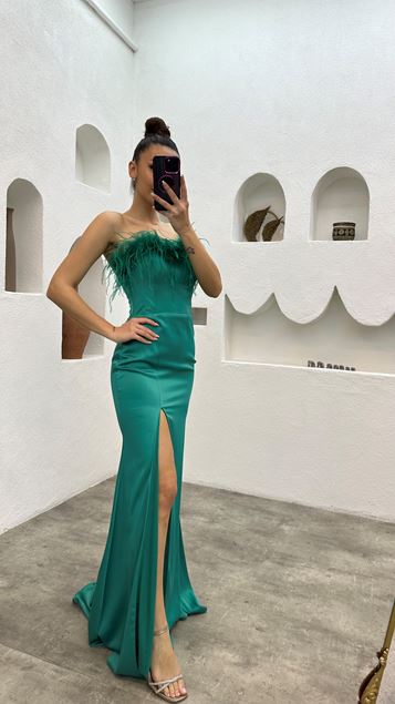 Turquoise Strapless Design Evening Dress with Feathered Breast