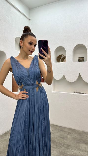 Indigofarbenes Kleid mit Taillenringdetail