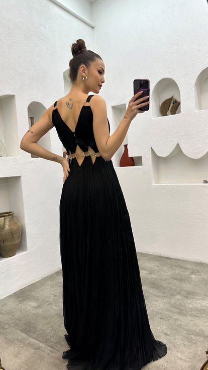 Black Pleated Chain Detail Design Evening Dress