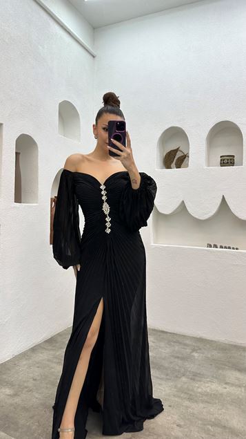 Black Pleated Front Brooch Detail Design Evening Dress