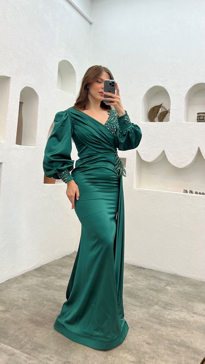 Vestido de noche de talla grande bordado con manga globo esmeralda