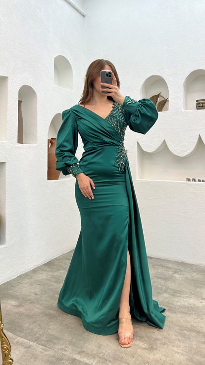 Vestido de noche de talla grande bordado con manga globo esmeralda