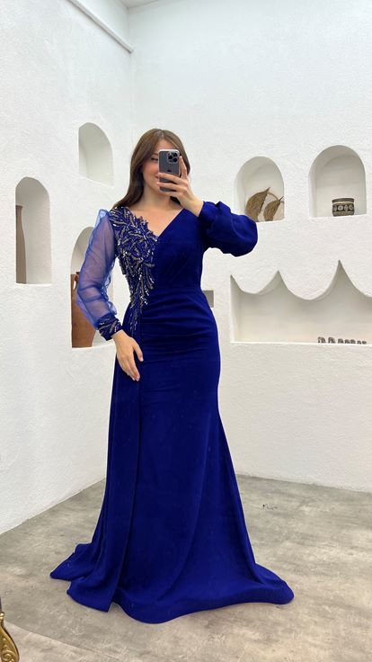 Saks Tek Kolu Tül Yırtmaçlı Büyük Beden Abiye Elbise
