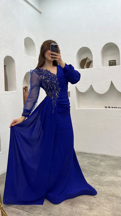 Saks Tek Kolu Tül Yırtmaçlı Büyük Beden Abiye Elbise
