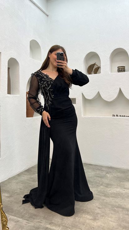 Black Single Sleeve Tulle Slit Design Plus Size Evening Dress