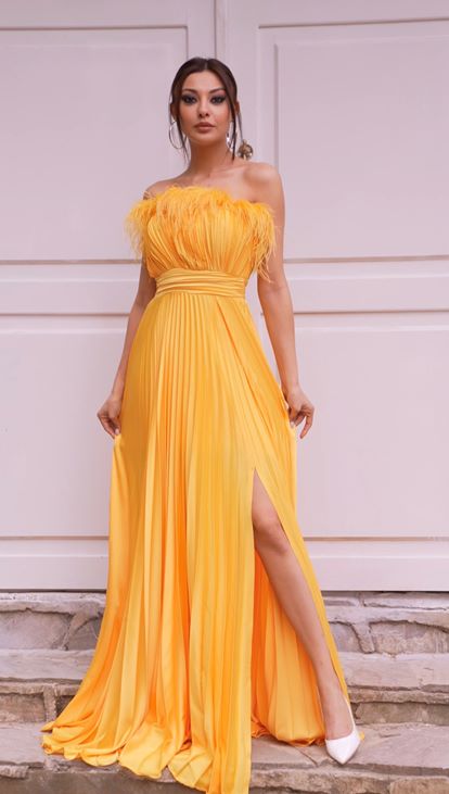 Yellow Tulle Trimmed Pleated Evening Dress with Slit