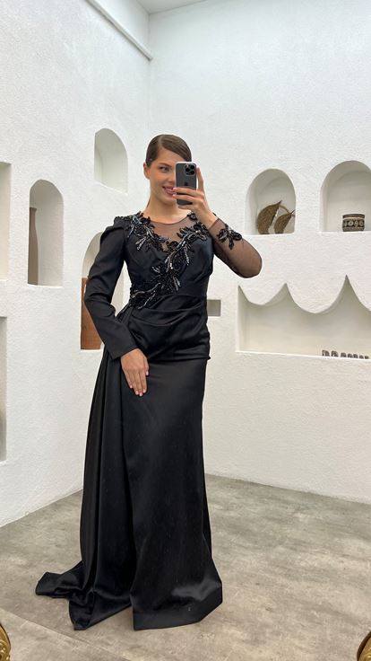 Black Tulle Detailed Embroidered Design Evening Dress