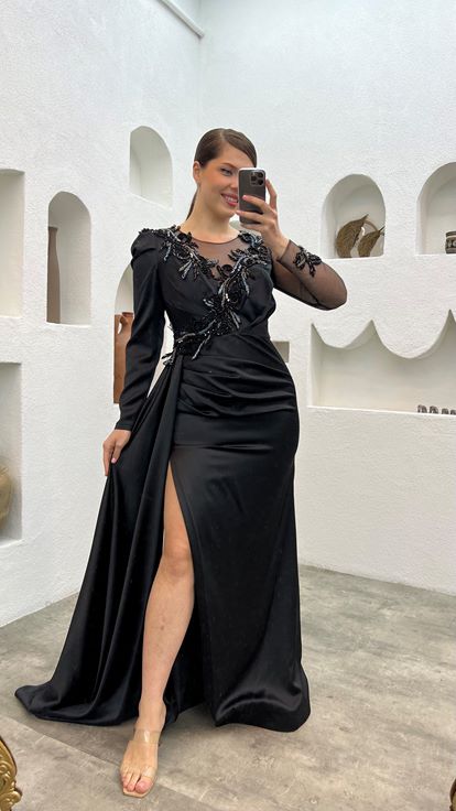 Black Tulle Detailed Embroidered Design Evening Dress