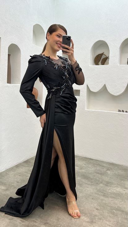 Black Tulle Detailed Embroidered Design Evening Dress