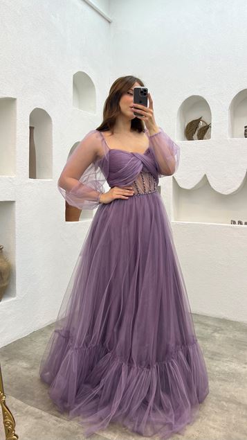 Vestido de noche de tul bordado de talla grande en la cintura lila