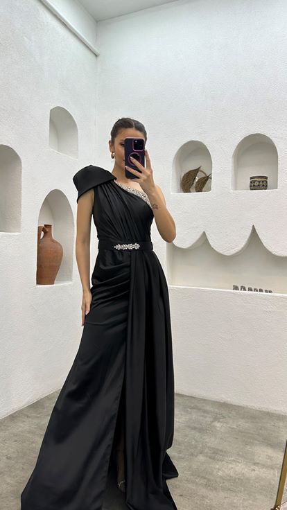 Black One Shoulder Stone Embroidered Design Evening Dress