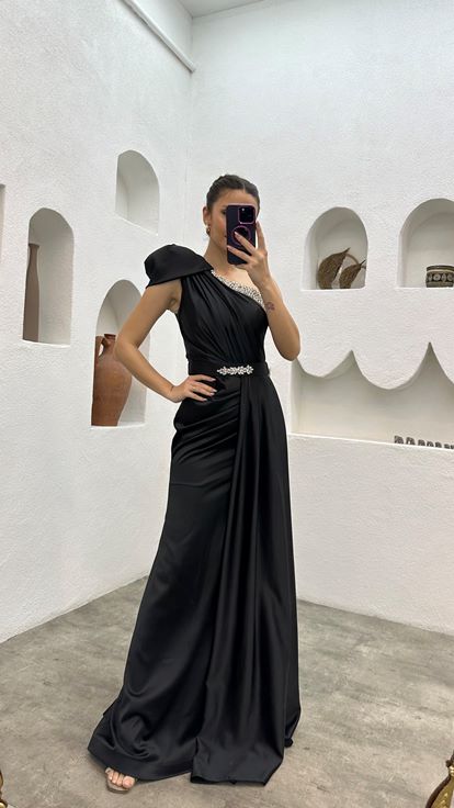 Black One Shoulder Stone Embroidered Design Evening Dress
