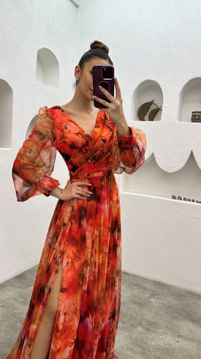 فستان سهرة برتقالي بأكمام بالون