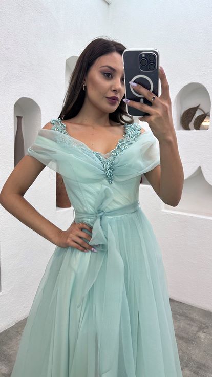 Mint Yeşili Goğüs Detay Taş İşlemeli Tül Abiye Elbise