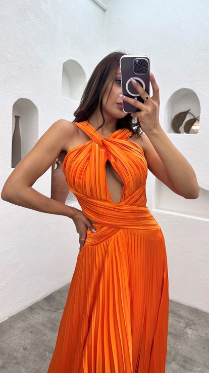 Turuncu Piliseli Çapraz Detay Saten Abiye Elbise