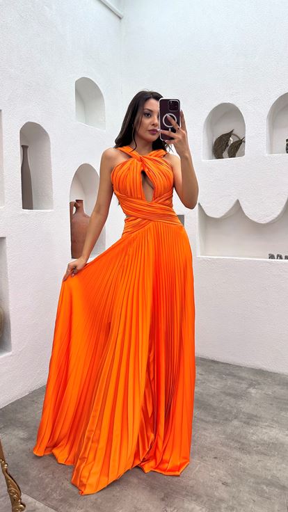 Turuncu Piliseli Çapraz Detay Saten Abiye Elbise