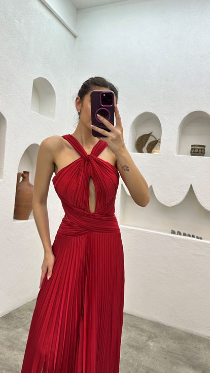 Kırmızın Piliseli Çapraz Detay Saten Abiye Elbise