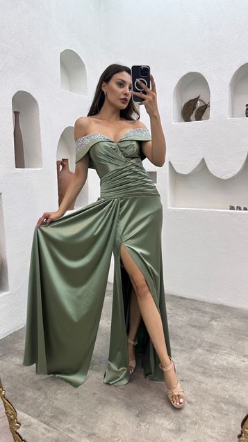 Khaki barca colletto pietra ricamato pieghe abito da sera