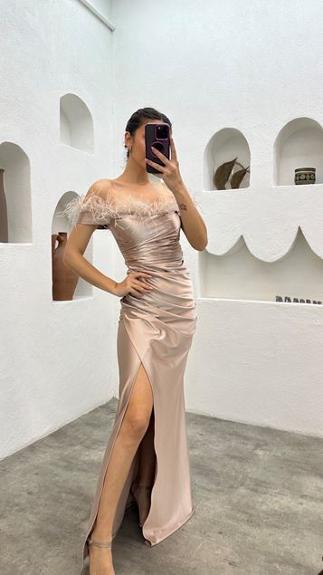 Powder Heart Collar Shoulders Feather Design Evening Dress