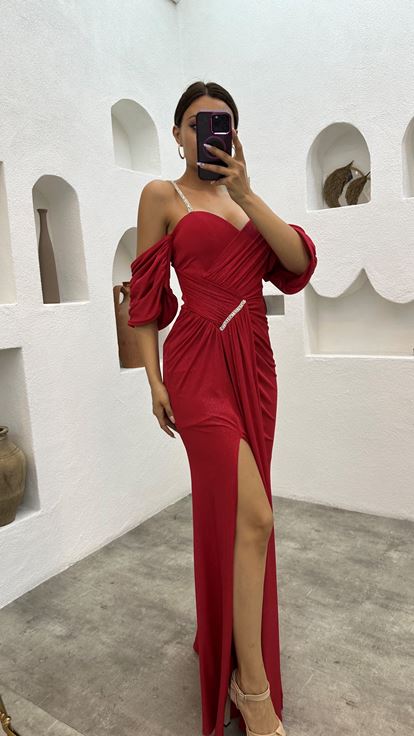 Vestido de noche con detalle de cintura con manga globo con correa de cuerda roja