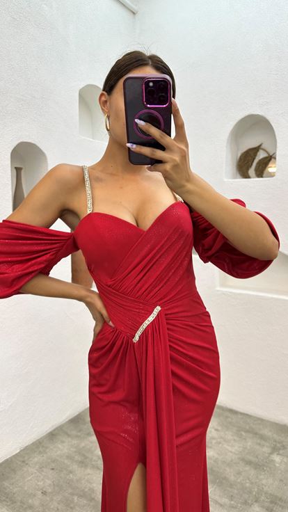 Vestido de noche con detalle de cintura con manga globo con correa de cuerda roja