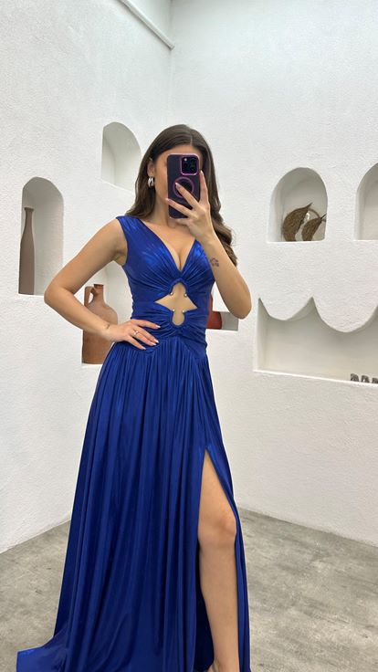 Saks Abendkleid mit Falten in der Taille