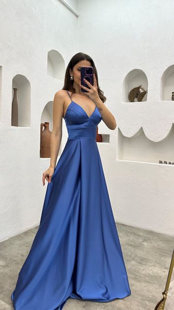 Vestido de noche con abertura con cuello de corazón con correa de cuerda índigo