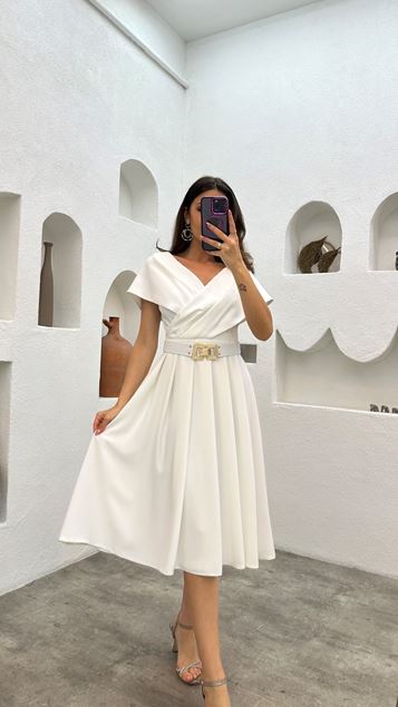 Beyaz Kruvaze Yaka Piliseli Kemerli Abiye Elbise