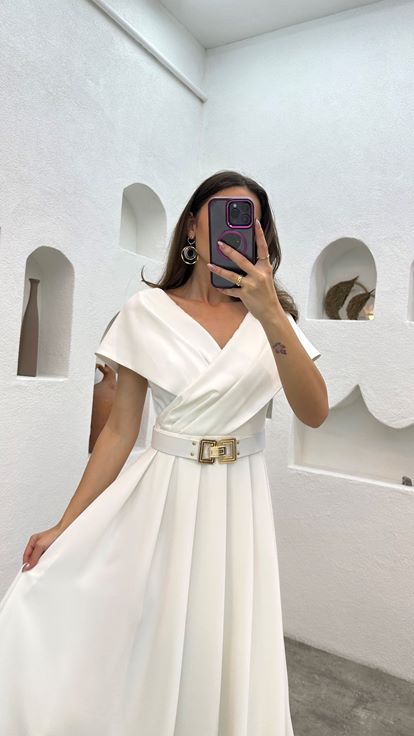 Beyaz Kruvaze Yaka Piliseli Kemerli Abiye Elbise