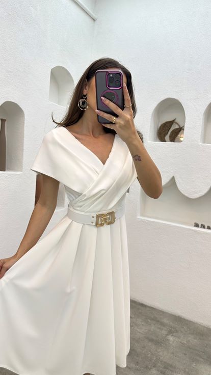 Beyaz Kruvaze Yaka Piliseli Kemerli Abiye Elbise