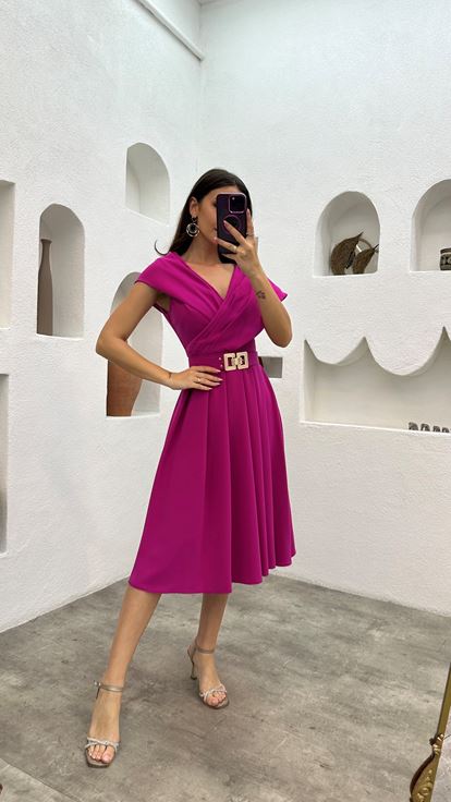 Fuşya Kruvaze Yaka Piliseli Kemerli Abiye Elbise