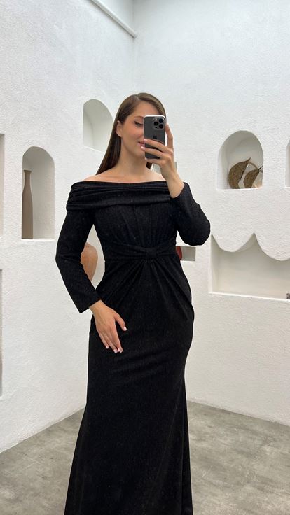 Siyah Kayık Yaka Beli Büzgülü Büyük Beden Abiye Elbise
