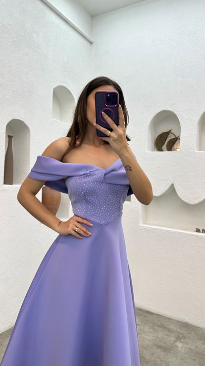 Lila Göğüsü işlemeli Midi Boy Elbise