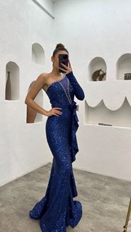 Saks Tek Kol Volanlı Göğsü Tül İşlemeli Payet Abiye Elbise