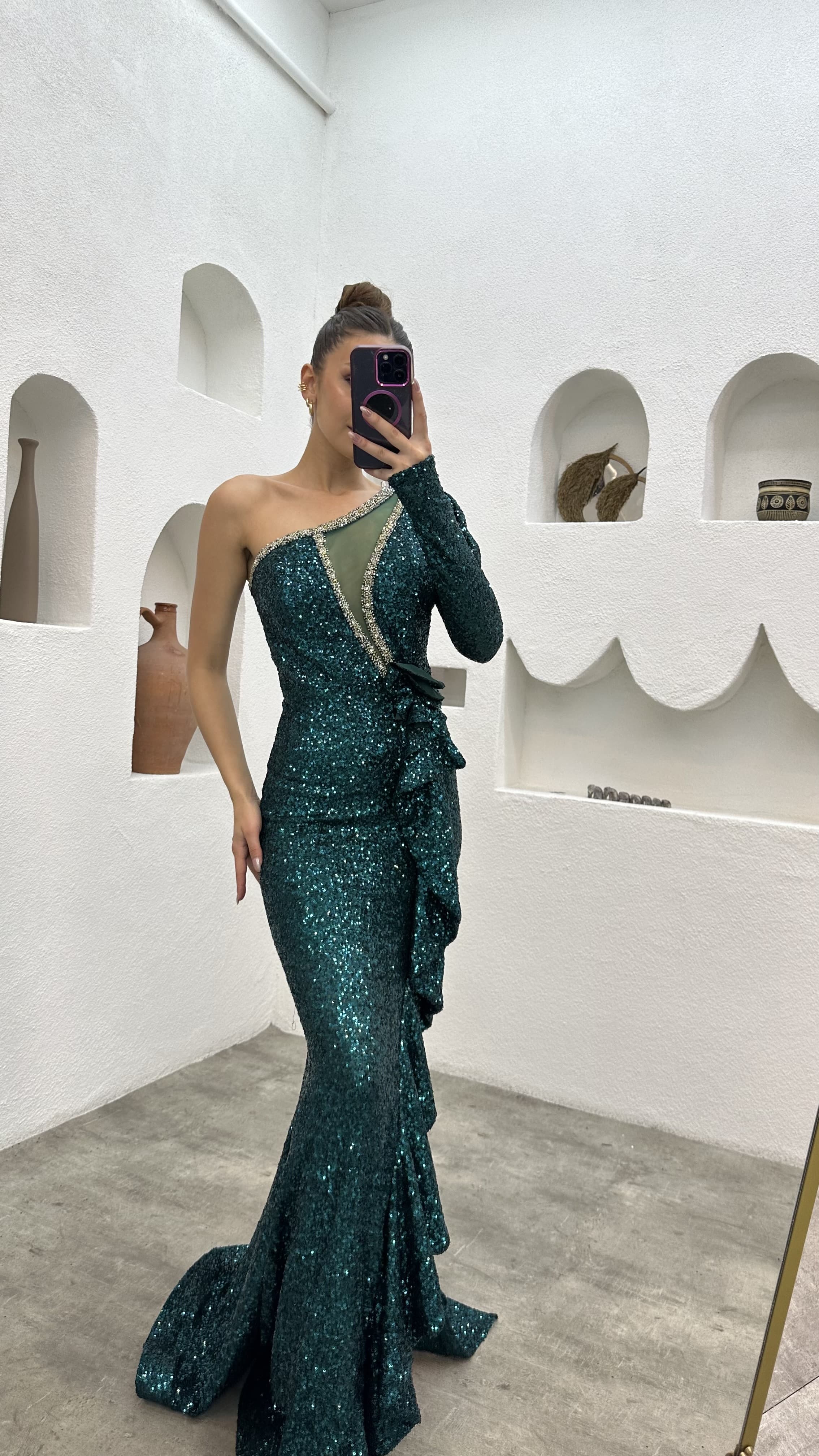 Emerald Green Single Sleeve Flywheel Detail Bust Tulle Embroidered Design Sequin Evening Dress