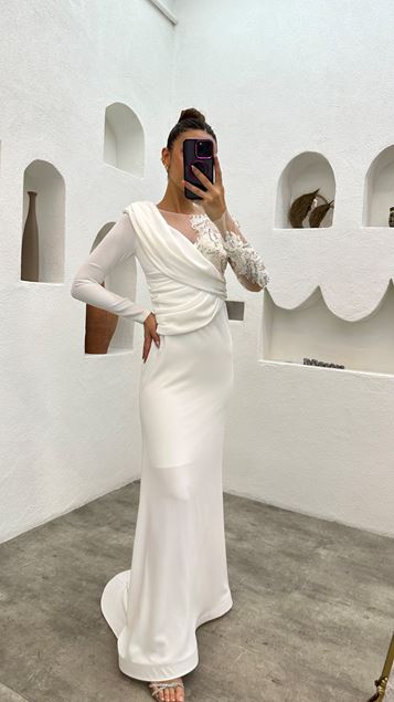 Beyaz Tül Detay İşlemeli Drapeli Abiye Elbise