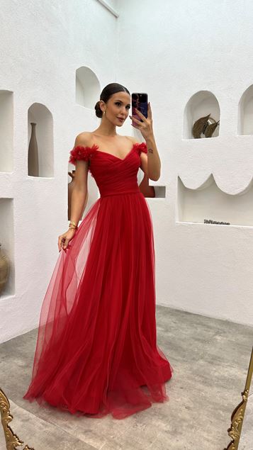 Abito da sera in tulle floreale con spalla rossa