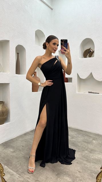 Schwarzes One-Shoulder-Abendkleid mit Steinstickerei und drapiertem Design