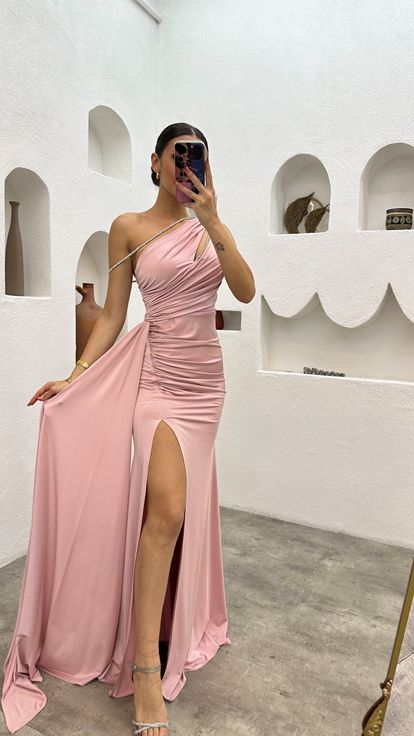 Powder One Shoulder Chain Draped Robe de soirée