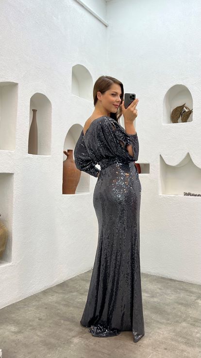 فستان سهرة مقاس كبير مزين بالترتر باللون الرمادي