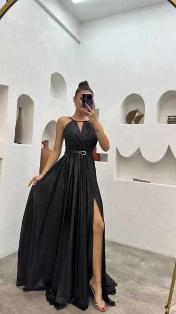 Bracelet de corde noire Robe de soirée plissée en satin ceinturé