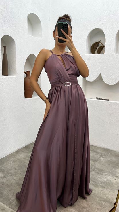 Lila İp Askılı Pliseli Kemerli Saten Abiye Elbise